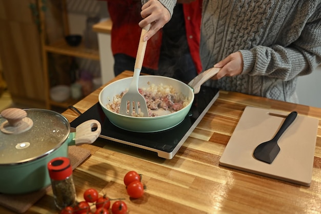 Gotowanie w domowej kuchni